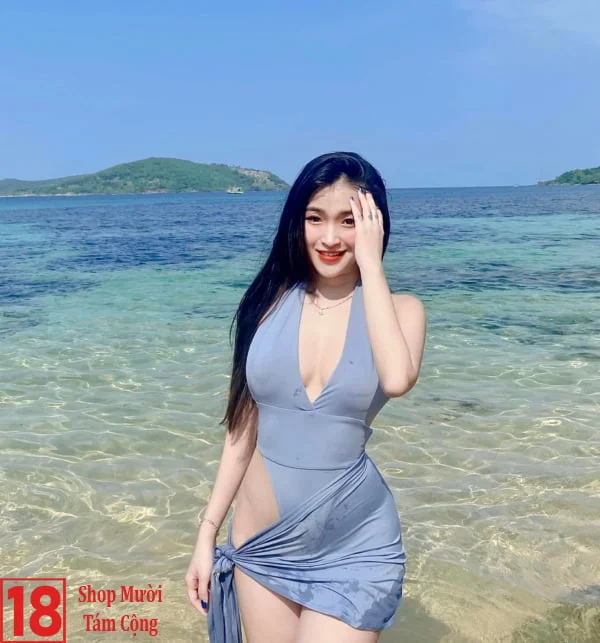 Gái Xinh Hở Hang đi Biển (1)
