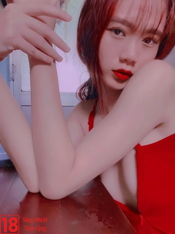 Gái Xinh Mặc đồ Hở Hang Khoe Vòng 1 Khủng (3)