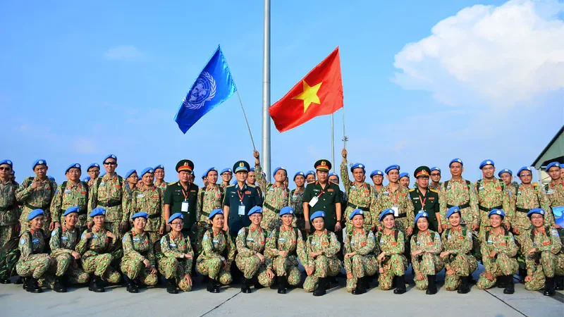 Hình ảnh bộ đội và lá cờ Tổ quốc Việt Nam - hình 4