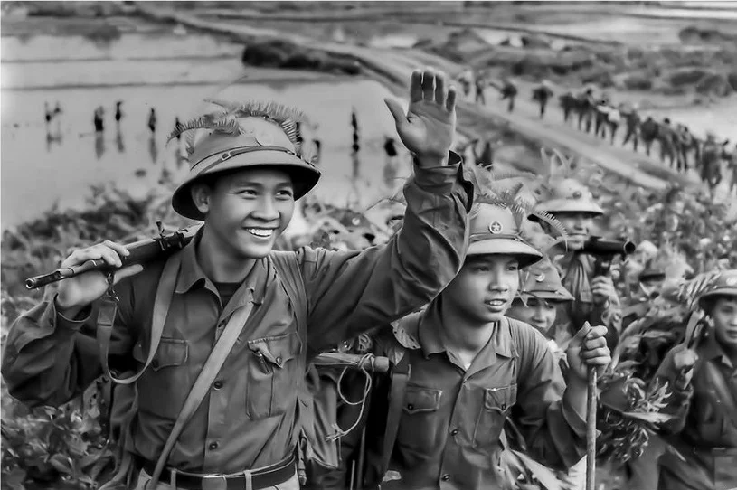 Các chú bộ đội ở nhà tôi