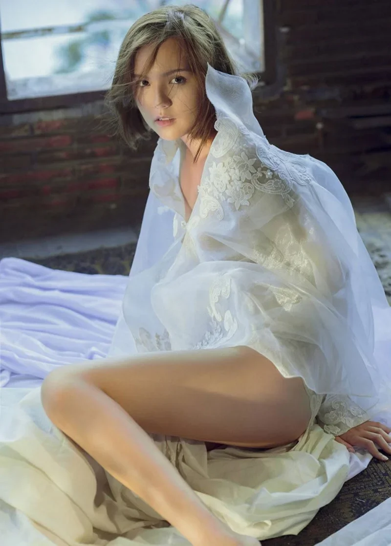 Hải Tú gợi cảm trong bộ album ảnh khỏa thân (2)