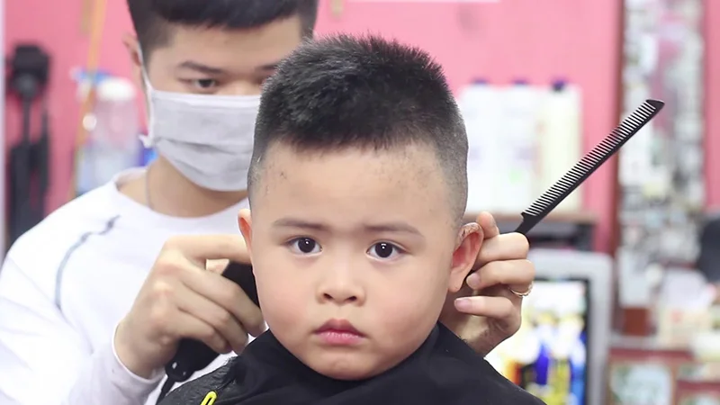 Gợi ý kiểu tóc cho bé trai từ 1 đến 10 tuổi dễ thương, cool ngầu