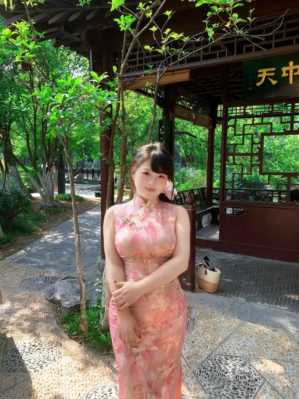 gái xinh vú to 7