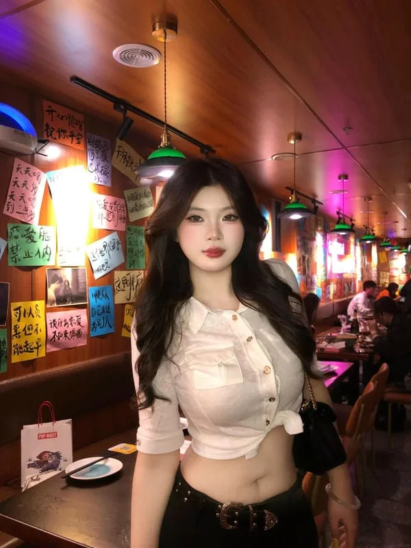 gái xinh vú to 10
