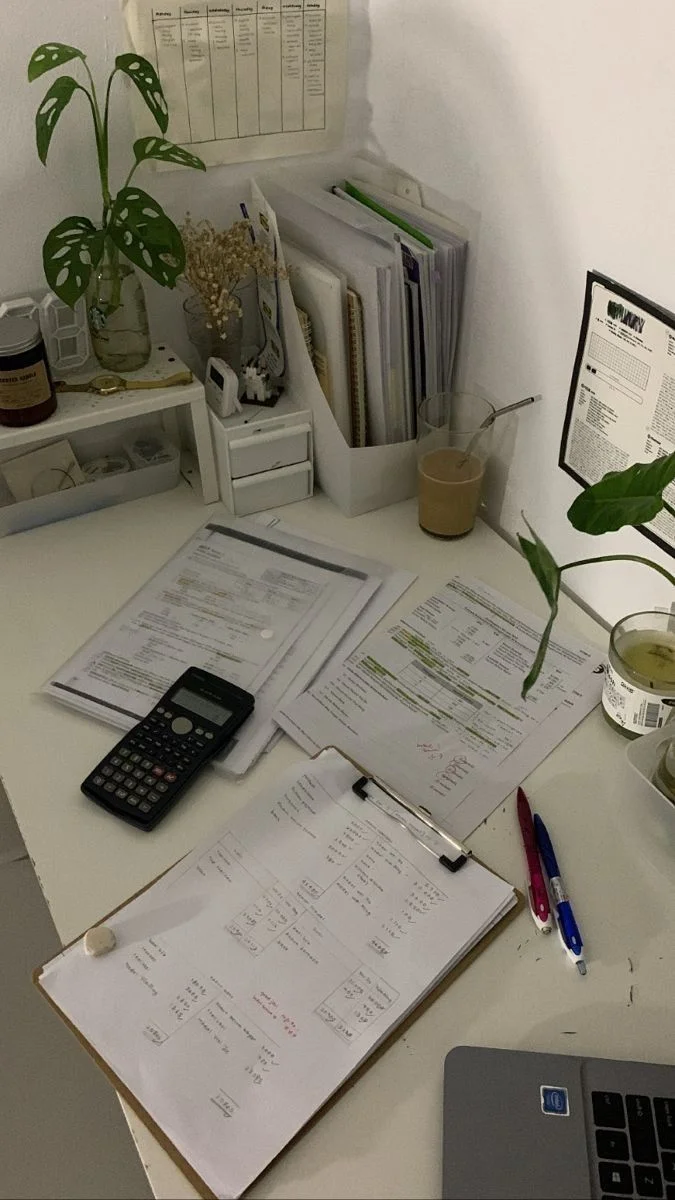 Góc học tập với tài liệu và máy tính