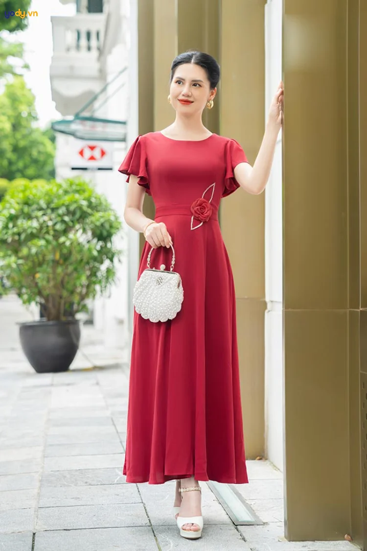 TOP 6 mẫu đầm trung niên dự tiệc cực sang trọng và trẻ trung | Yody