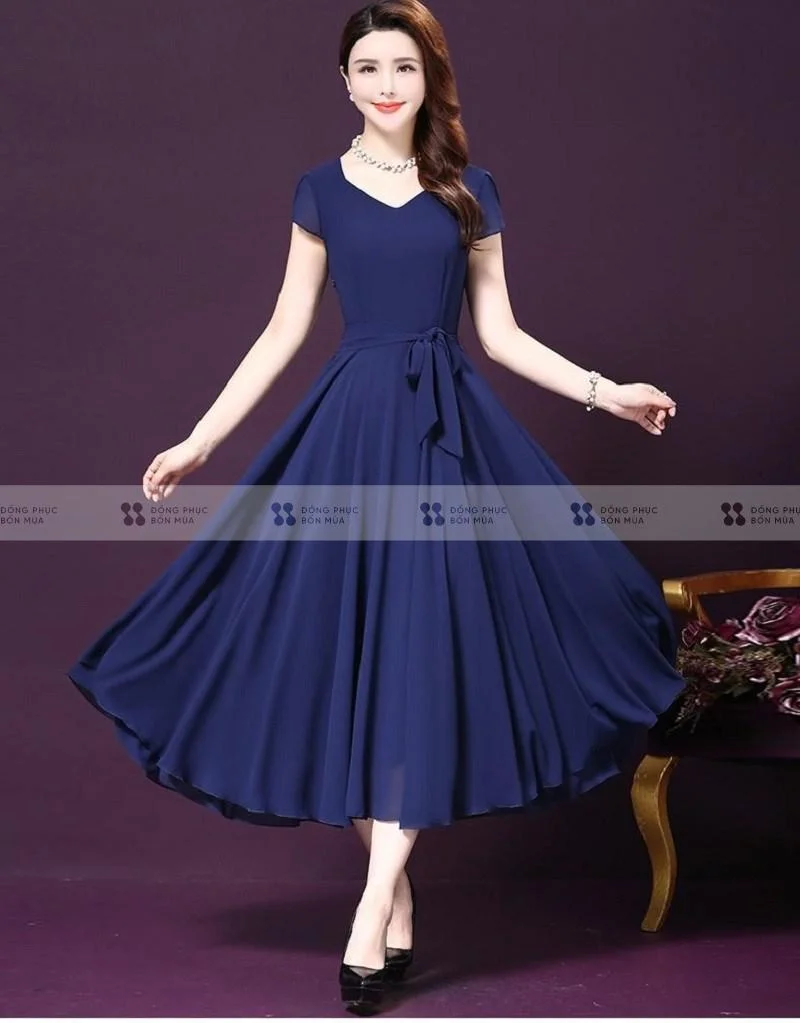 Đầm dài qua gối dáng xòe tối màu cho chị em trung niên