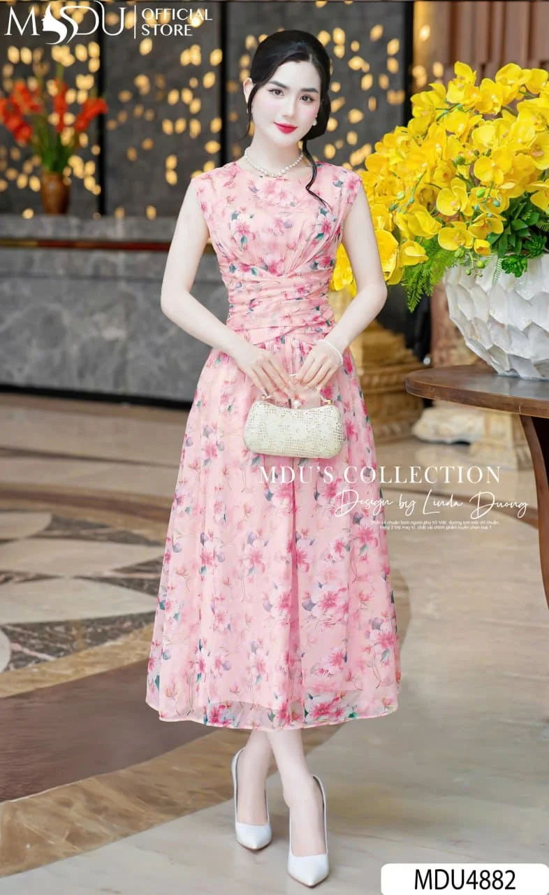 Đầm dự tiệc trung niên họa tiết - Sự giao thoa giữa quyến rũ và cố điển