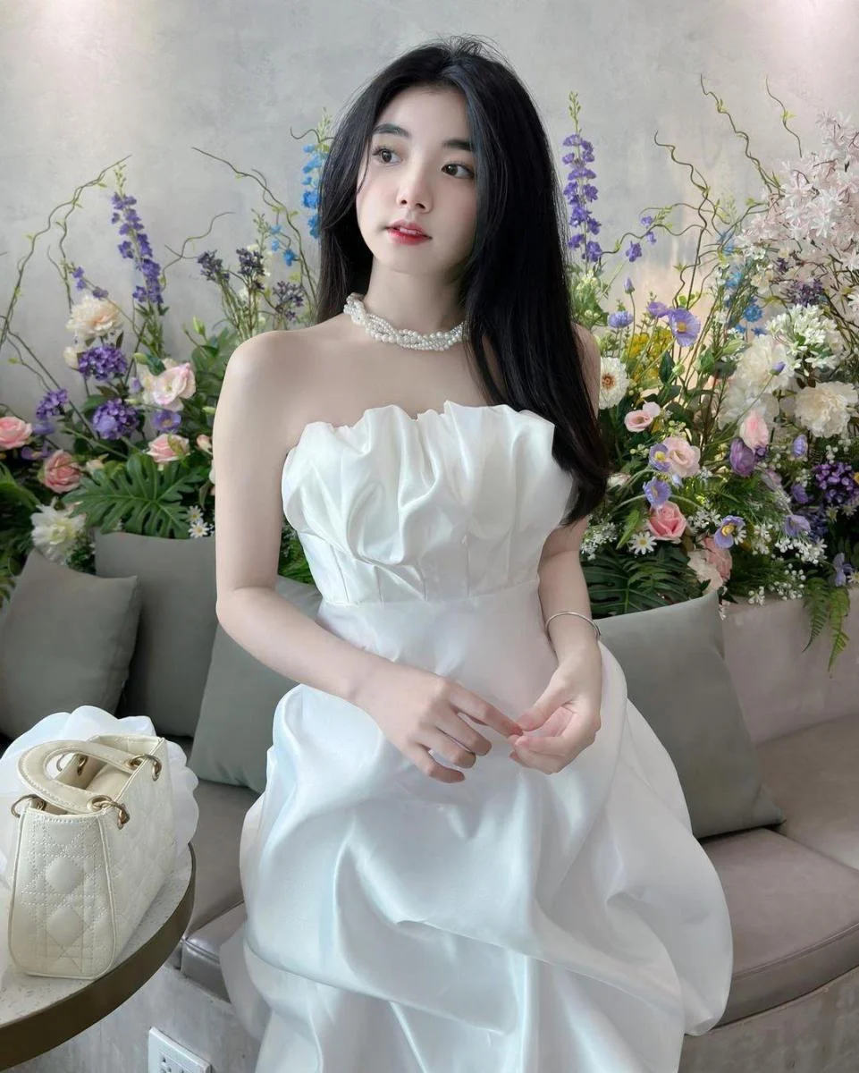 Ảnh gái xinh mặc váy trắng nổi bật (2)