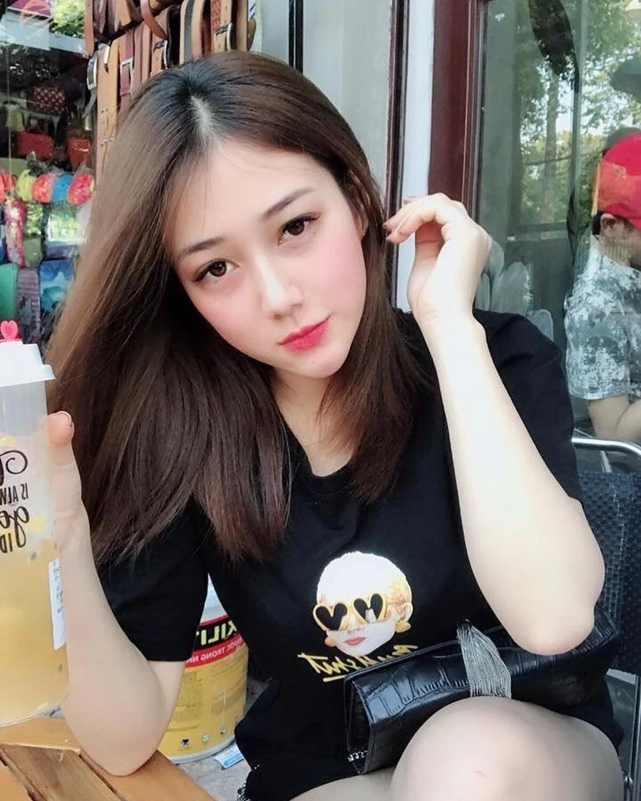 Gái xinh Việt Nam với body 87-57-94 được báo Trung khen hết lời vì "nhìn 1 giây thôi đã muốn yêu"