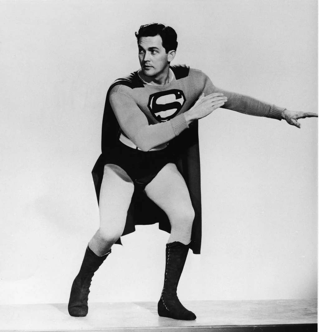 Hình nền Superman đang bay làm hình nền máy tính ngầu