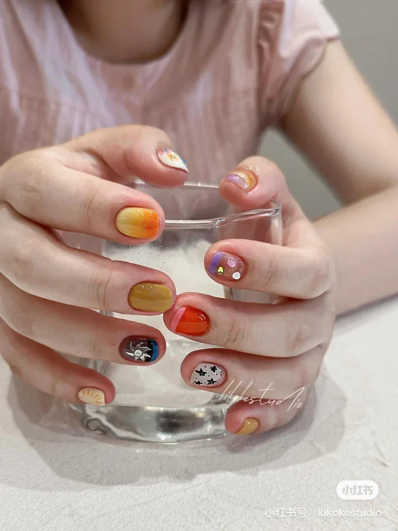 mẫu nail móng ngắn cá tính