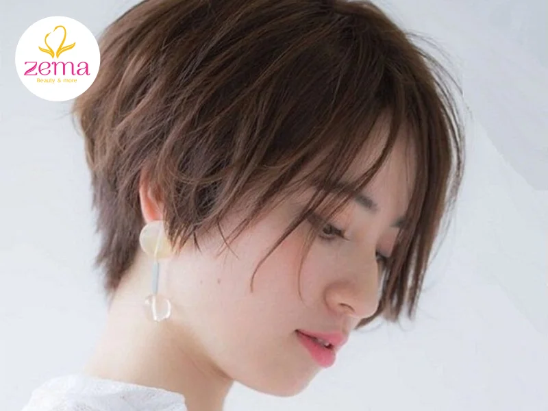 Tóc tém mái dài có thể được uốn nhẹ ôm sát gương mặt