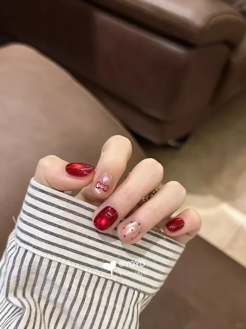 Mẫu nail đỏ rực rỡ phong cách cá tính