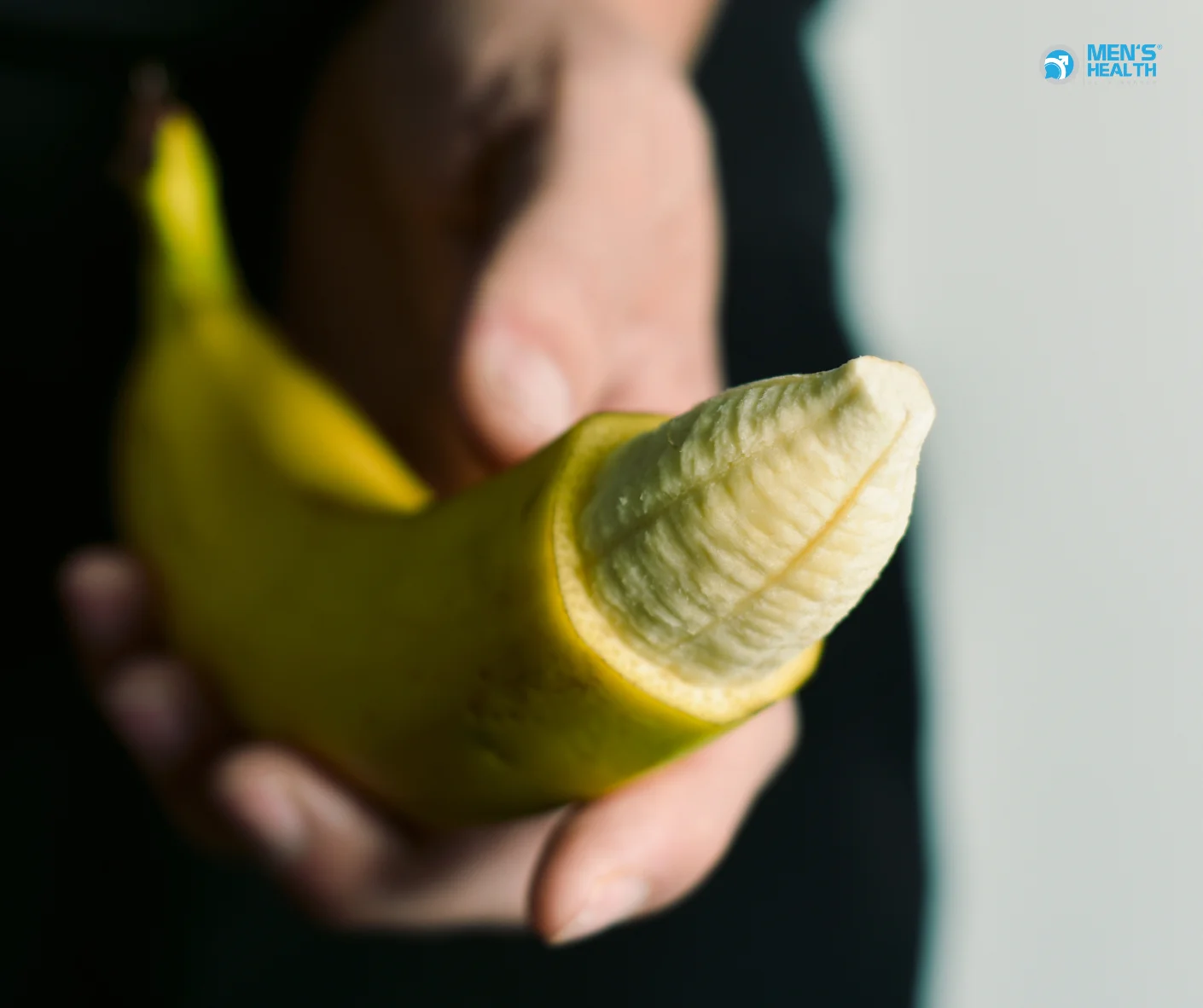hình ảnh dương vật ẩn dụ bằng quả chuối - bài viết sức khỏe nam giới Men's Health