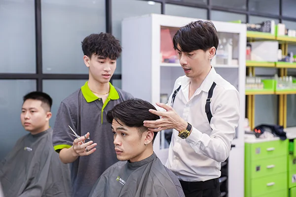 Học Nghề Cắt Tóc Nam - Khóa Đào Tạo Barber Chuyên Nghiệp