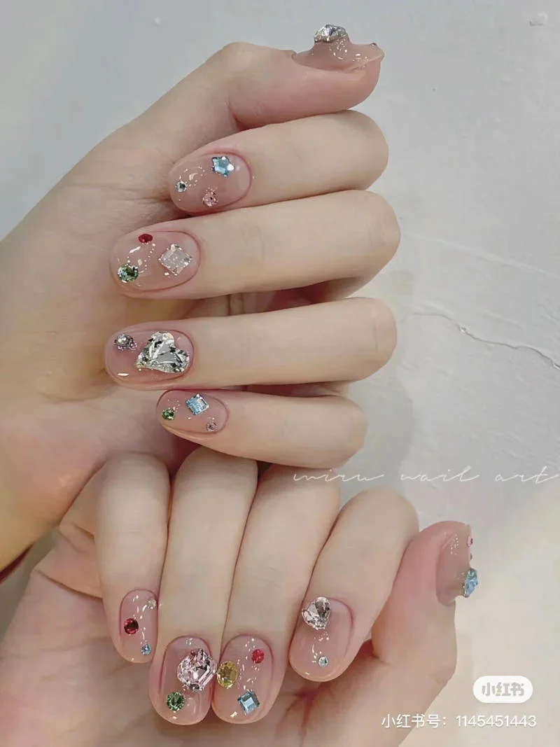 mẫu nail chân đính đá