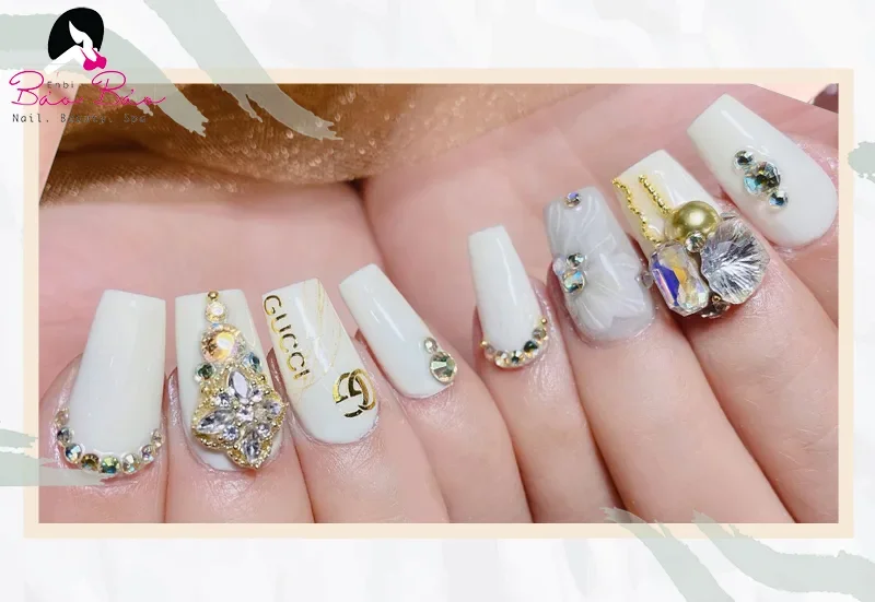 Mẫu nail đính kim cương xa xỉ